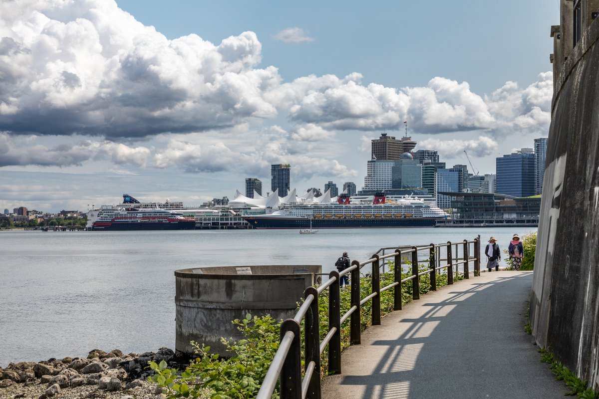 Stanley Park seawall and mountains in Vancouver