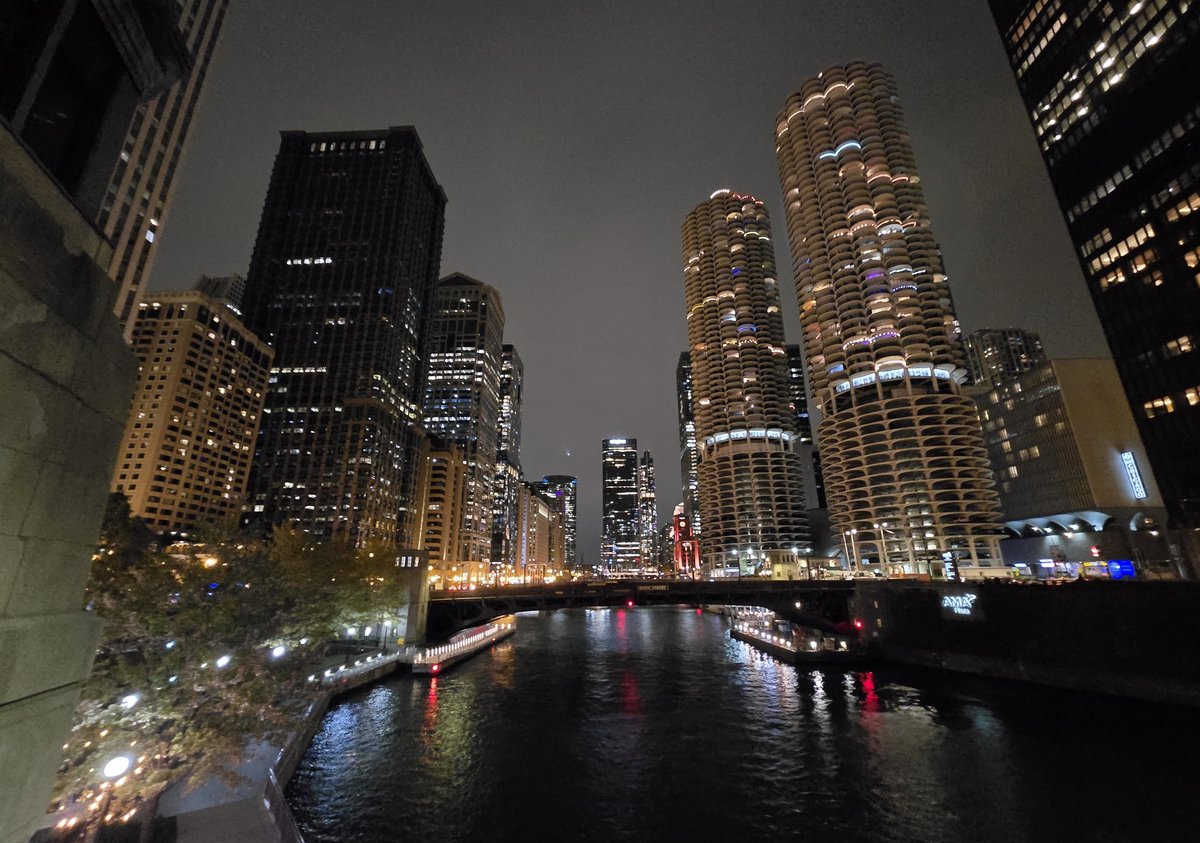 Chicago Riverwalk and downtown architectural bridges
