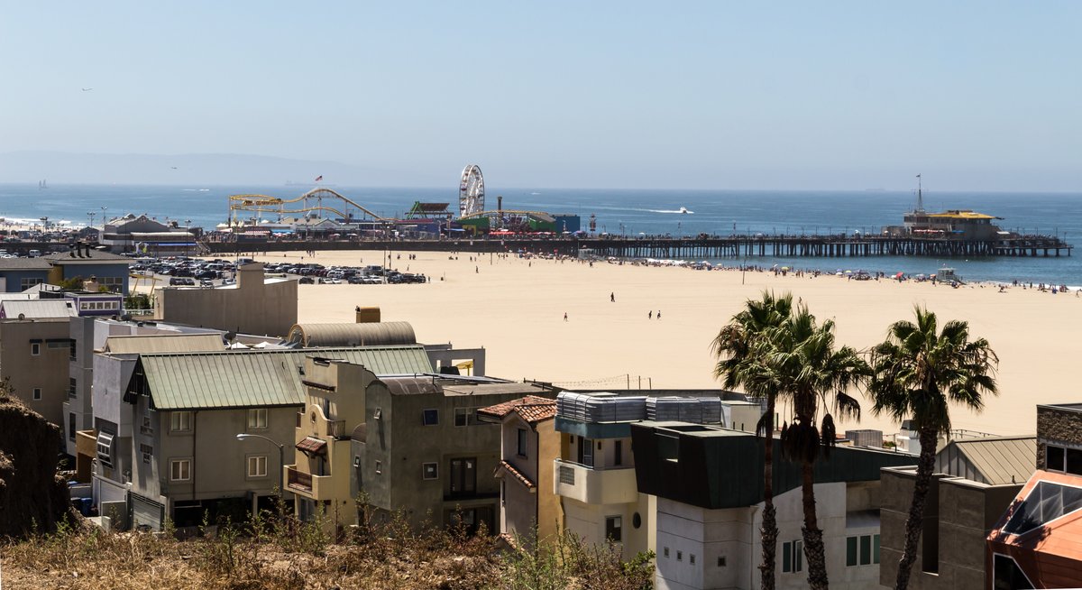 Santa Monica Beach and Pacific coastline in Los Angeles