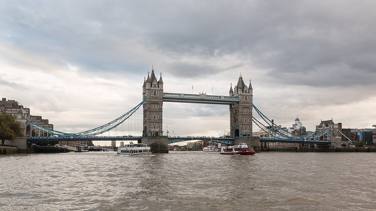 Historic bridge landmark in the United Kingdom